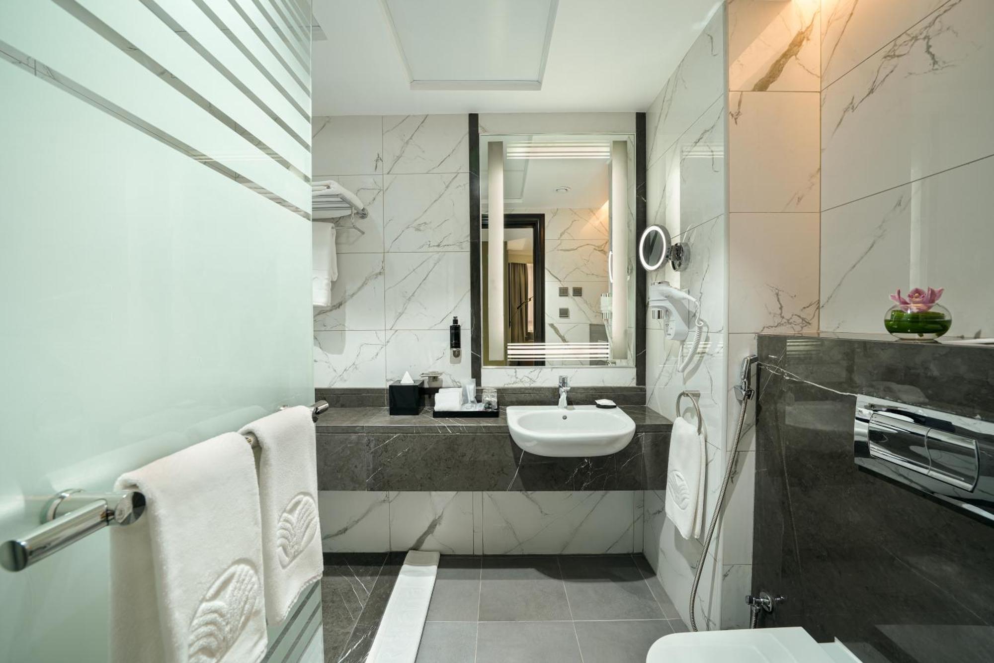 Rotana Al Manakha Madinah Hotel Medina Bagian luar foto